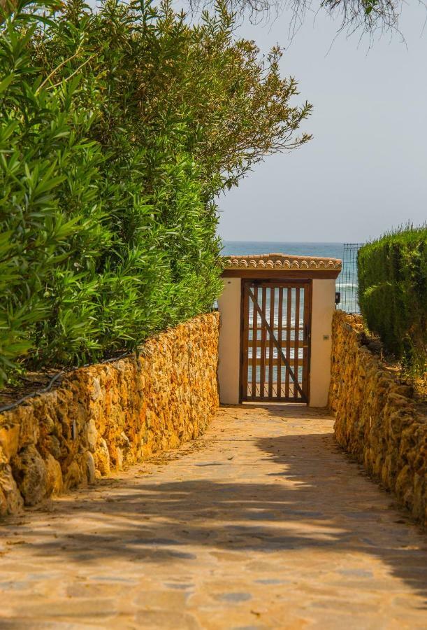 1Br Beachfront Complex - Mi Capricho Sitio de Calahonda Kültér fotó