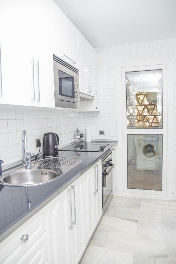 1Br Beachfront Complex - Mi Capricho Sitio de Calahonda Kültér fotó